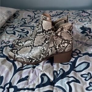 SNAKESKIN BOOTIES 👢